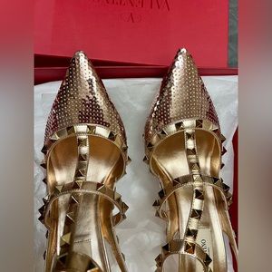 Brand-new Valentino Rockstud Sequin Rose Metallic Leather/Heels IT 39 1/2